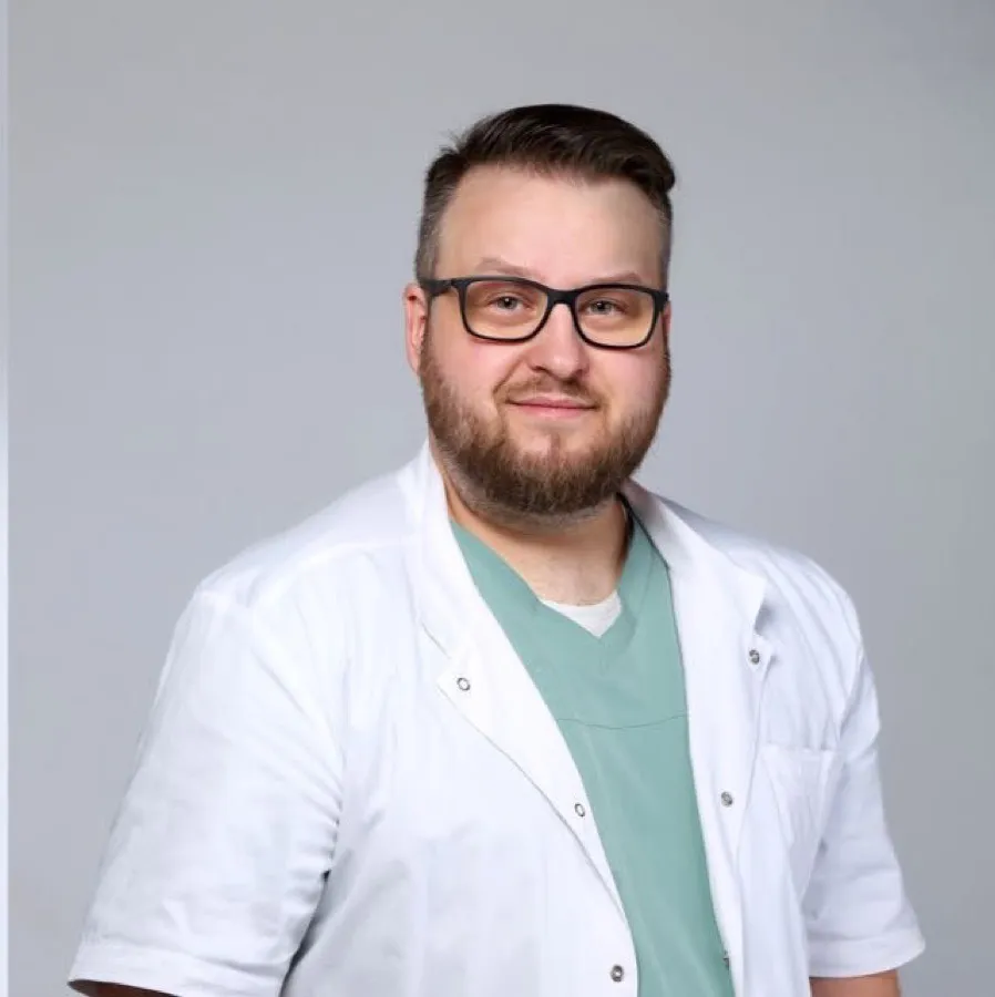 lek. Adrian Poterek — Sonar Clinic